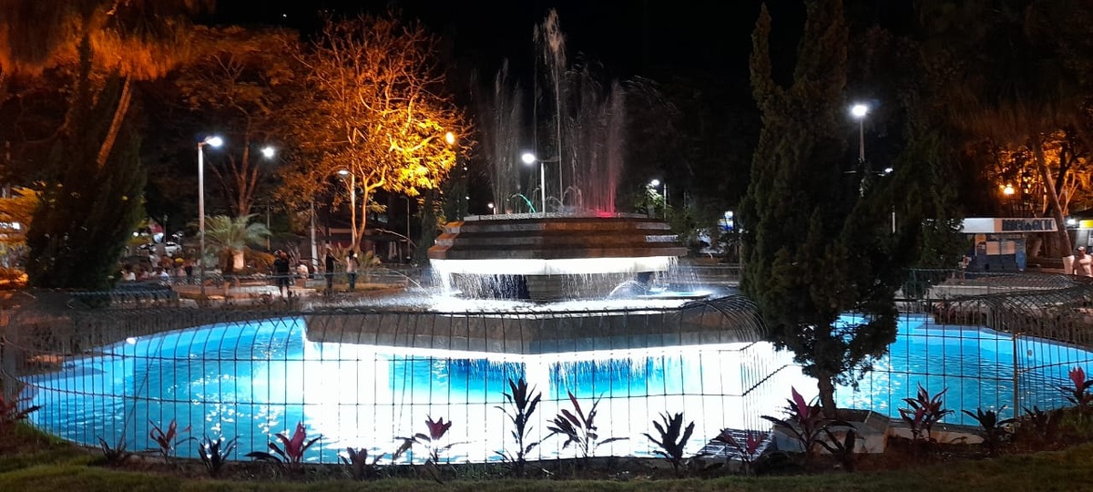 fonte-luminosa-teofilo-otoni.jpeg (255 KB)